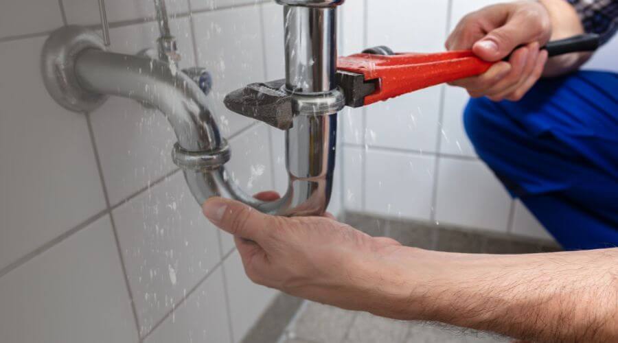 Expert burst pipe repair services in Fillmore, MO
